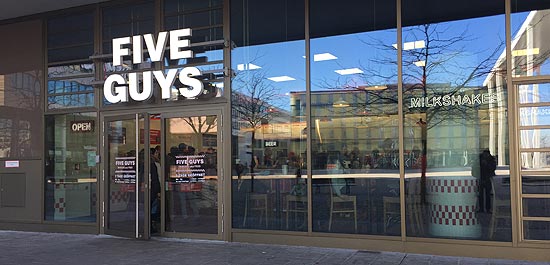 Five Guys Burgers and Fries - neu @ Riem Arcaden seit Ende Nov. 2018 (©Foto: Martin Schmitz)